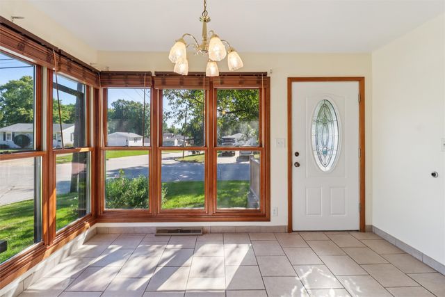 711 E 12th Street N, Newton, IA 50208