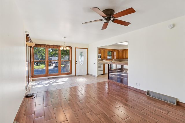 711 E 12th Street N, Newton, IA 50208