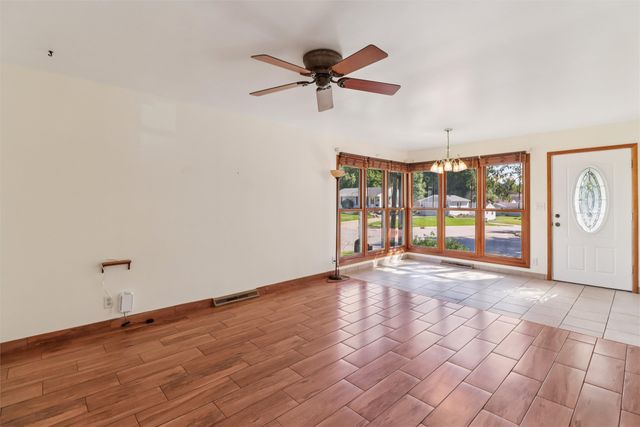 711 E 12th Street N, Newton, IA 50208