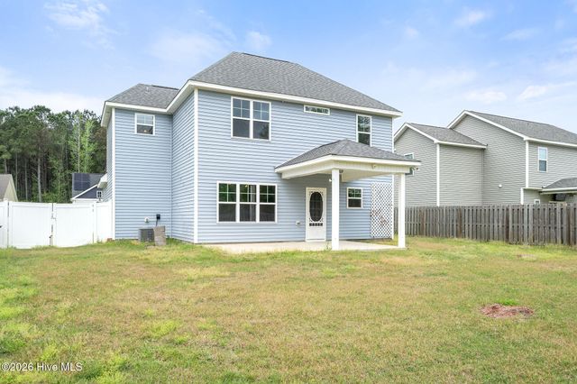 455 Jasmine Way, Burgaw, NC 28425