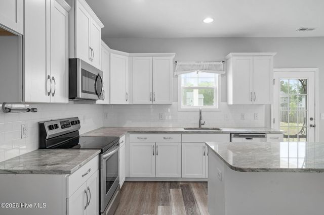 455 Jasmine Way, Burgaw, NC 28425