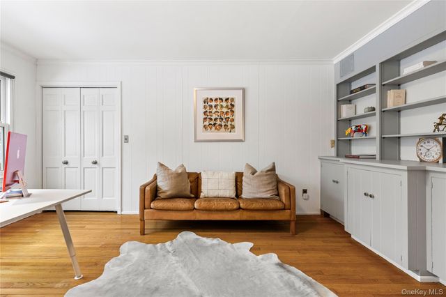 17 Leatherstocking Lane, Mamaroneck, NY 10543