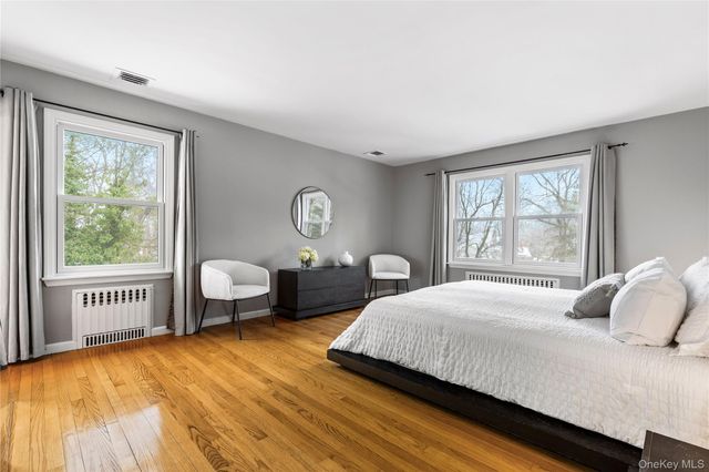 17 Leatherstocking Lane, Mamaroneck, NY 10543