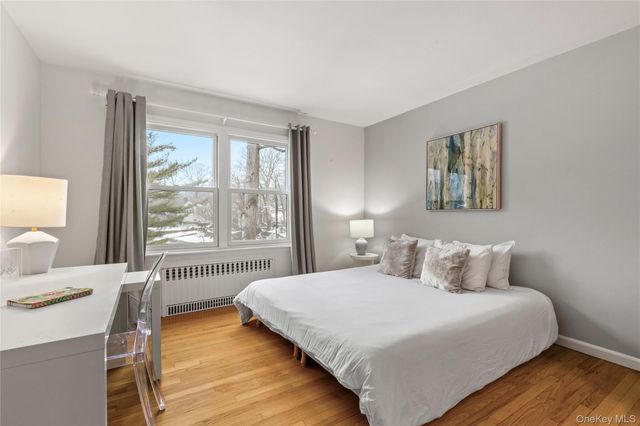 17 Leatherstocking Lane, Mamaroneck, NY 10543