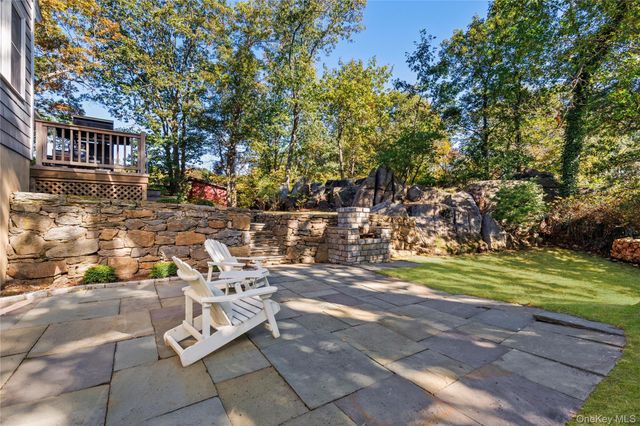 17 Leatherstocking Lane, Mamaroneck, NY 10543