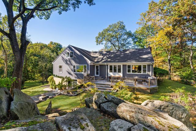 17 Leatherstocking Lane, Mamaroneck, NY 10543