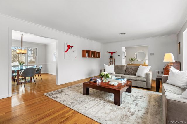 17 Leatherstocking Lane, Mamaroneck, NY 10543