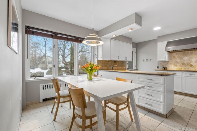 17 Leatherstocking Lane, Mamaroneck, NY 10543