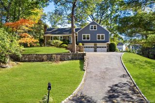 17 Leatherstocking Lane, Mamaroneck, NY 10543