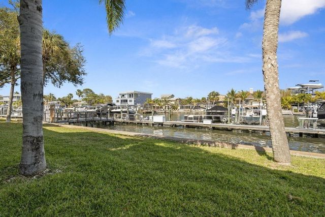 621 DUCHESS BOULEVARD, Dunedin, FL 34698