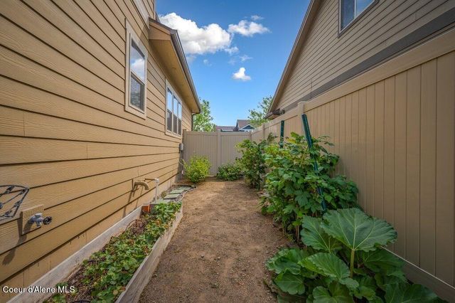 2551 W Renoir Dr, Coeur D'alene, ID 83815