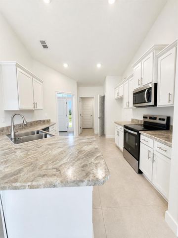 3009 SW Savona Boulevard, Port St. Lucie, FL 34953