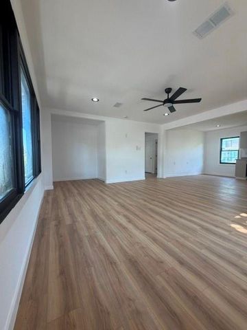 1028 Sealy Street, Galveston, TX 77550