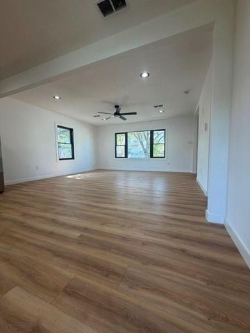1028 Sealy Street, Galveston, TX 77550