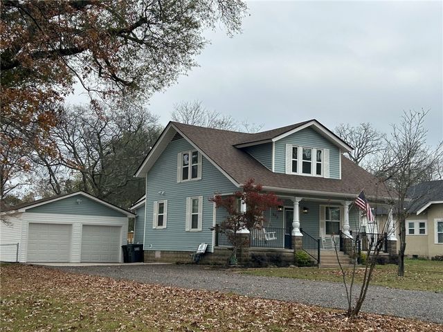 903 S ERIE Avenue, Russellville, AR 72801