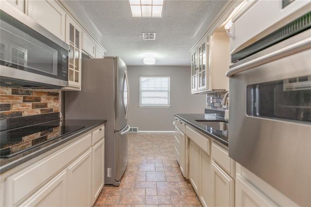 5701 NW 58th Street, Warr Acres, OK 73122
