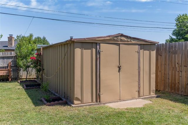 5701 NW 58th Street, Warr Acres, OK 73122