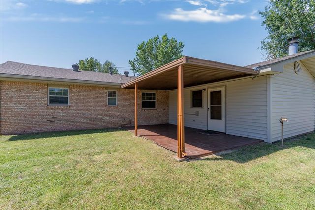5701 NW 58th Street, Warr Acres, OK 73122