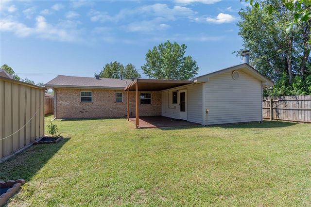 5701 NW 58th Street, Warr Acres, OK 73122