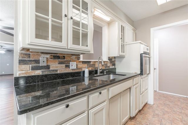 5701 NW 58th Street, Warr Acres, OK 73122