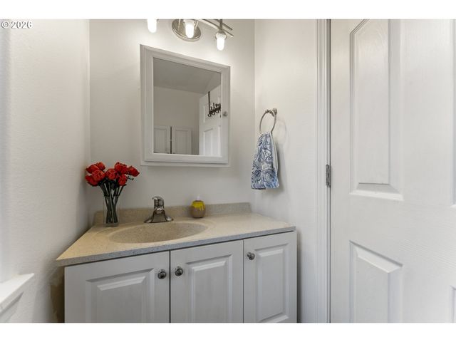 13444 Se PIPER Dr, Happy Valley, OR 97086