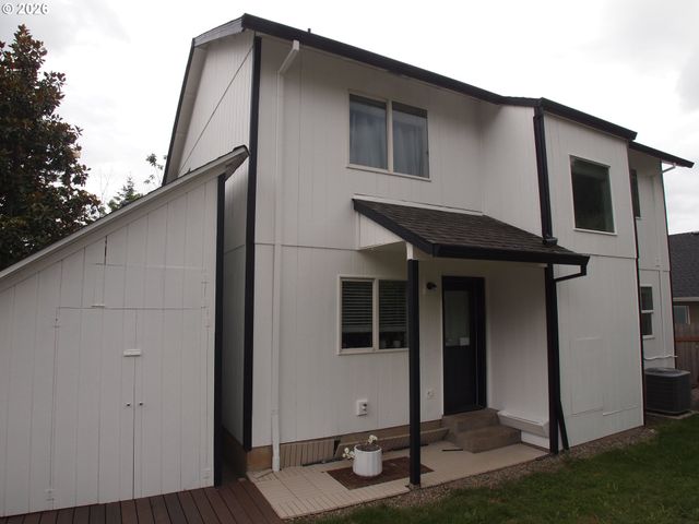 13444 Se PIPER Dr, Happy Valley, OR 97086