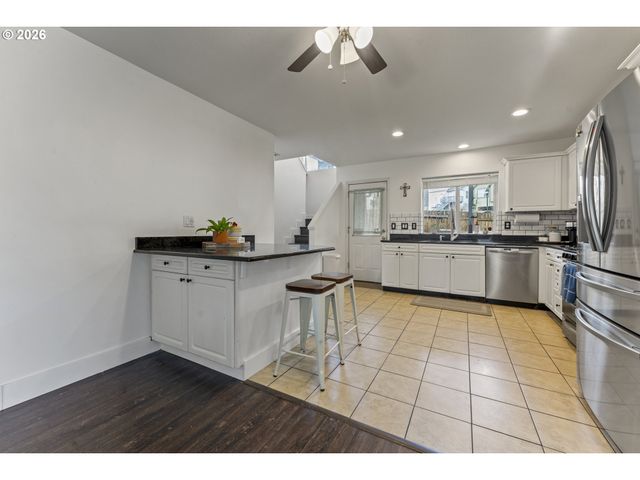 13444 Se PIPER Dr, Happy Valley, OR 97086