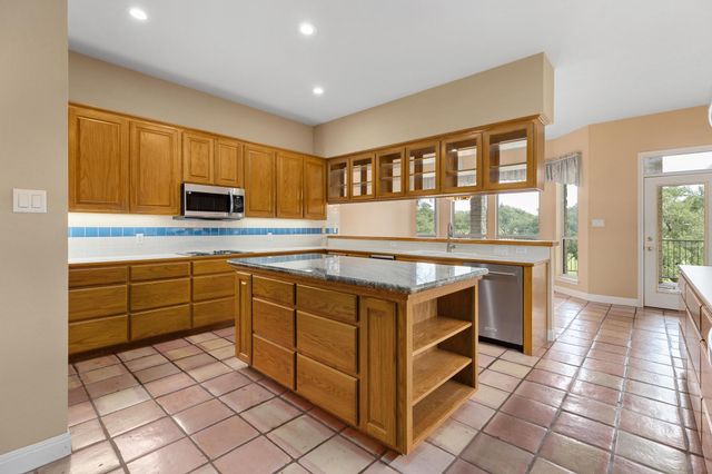 50 Tiburon DR, Austin, TX 78738
