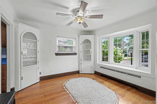 23114 Hollander Street, Dearborn, MI 48128