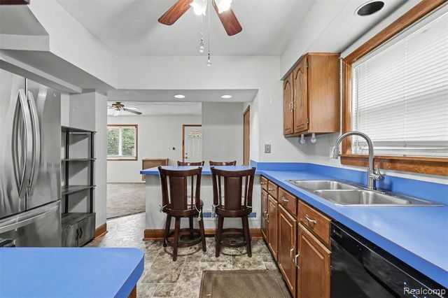 23114 Hollander Street, Dearborn, MI 48128