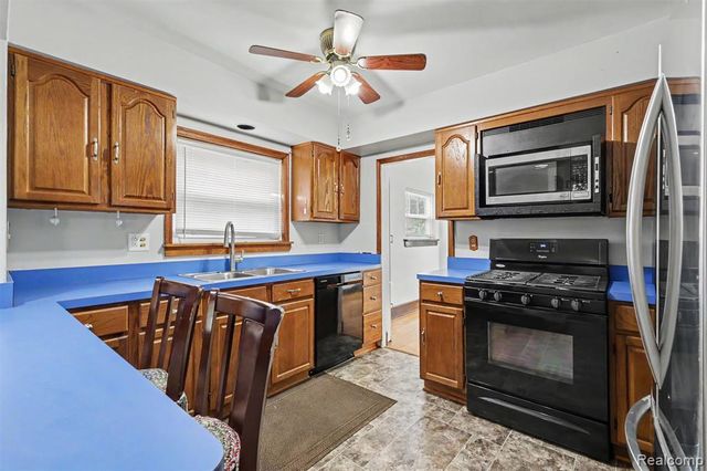 23114 Hollander Street, Dearborn, MI 48128
