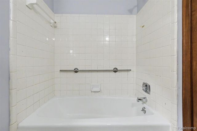 23114 Hollander Street, Dearborn, MI 48128