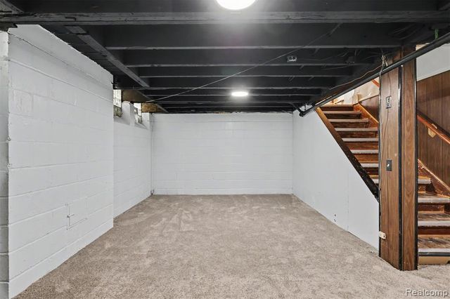 23114 Hollander Street, Dearborn, MI 48128
