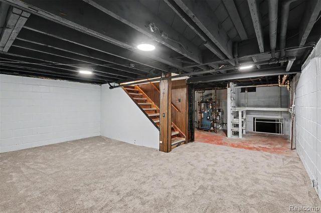 23114 Hollander Street, Dearborn, MI 48128