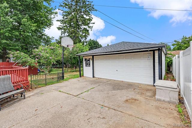 23114 Hollander Street, Dearborn, MI 48128