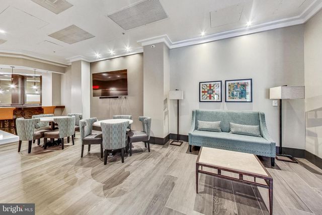 3101 N Hampton Dr Apt 912, Alexandria, VA 22302