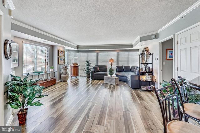 3101 N Hampton Dr Apt 912, Alexandria, VA 22302