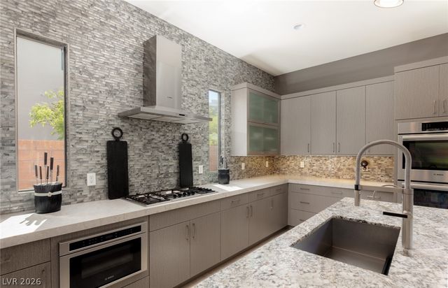 19 MOONFIRE Drive, Las Vegas, NV 89135