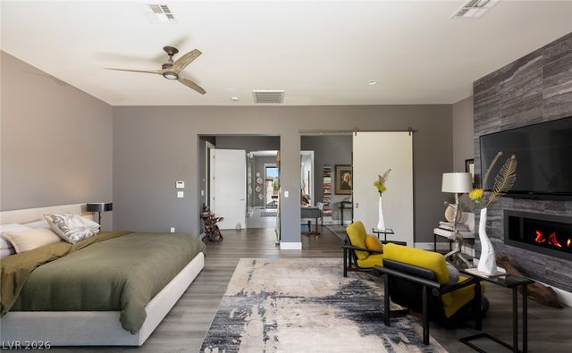 19 MOONFIRE Drive, Las Vegas, NV 89135