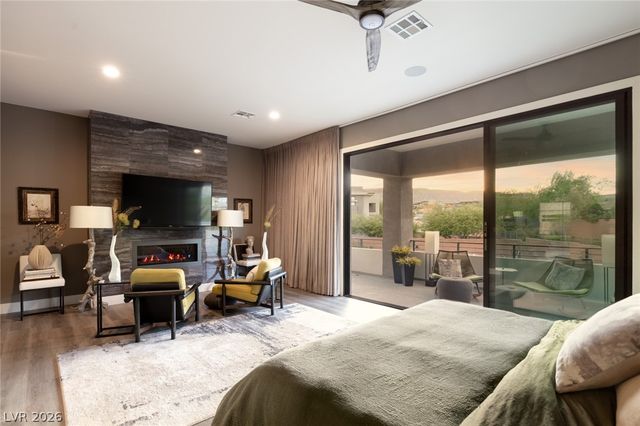 19 MOONFIRE Drive, Las Vegas, NV 89135