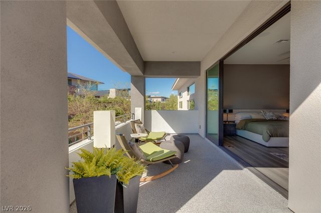 19 MOONFIRE Drive, Las Vegas, NV 89135