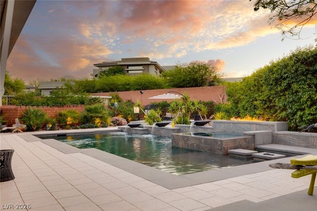 19 MOONFIRE Drive, Las Vegas, NV 89135