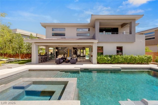 19 MOONFIRE Drive, Las Vegas, NV 89135