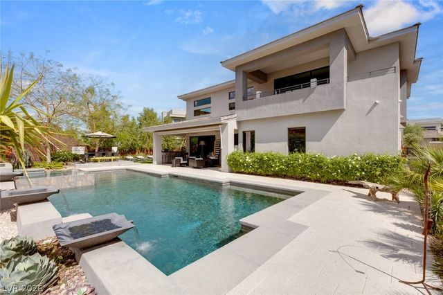 19 MOONFIRE Drive, Las Vegas, NV 89135