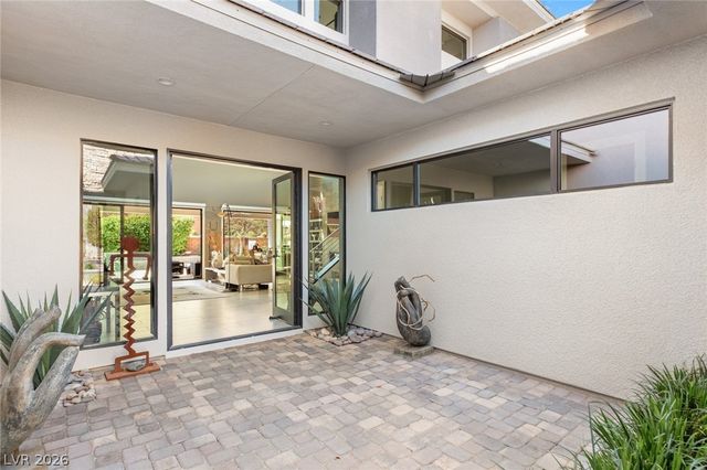 19 MOONFIRE Drive, Las Vegas, NV 89135