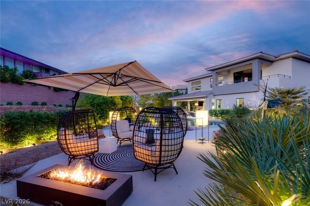 19 MOONFIRE Drive, Las Vegas, NV 89135