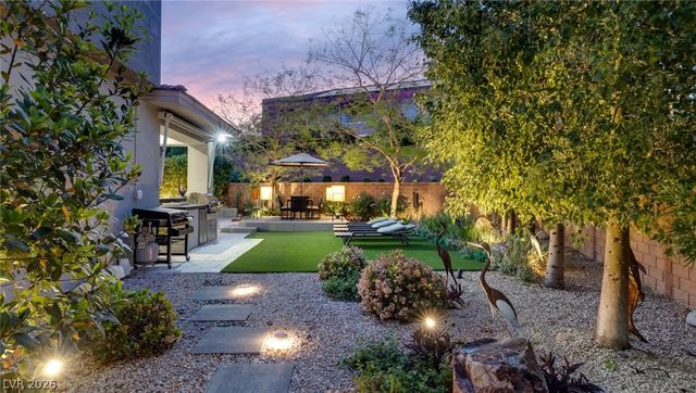 19 MOONFIRE Drive, Las Vegas, NV 89135