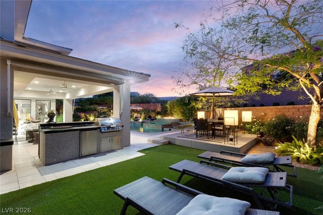 19 MOONFIRE Drive, Las Vegas, NV 89135