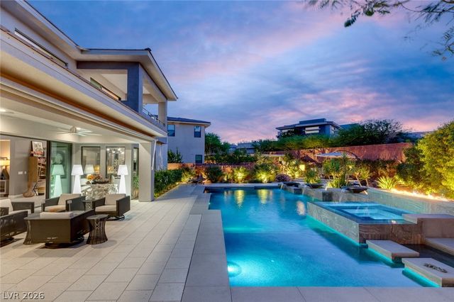 19 MOONFIRE Drive, Las Vegas, NV 89135