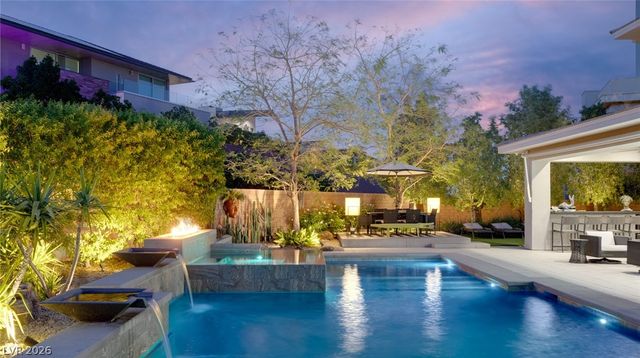 19 MOONFIRE Drive, Las Vegas, NV 89135